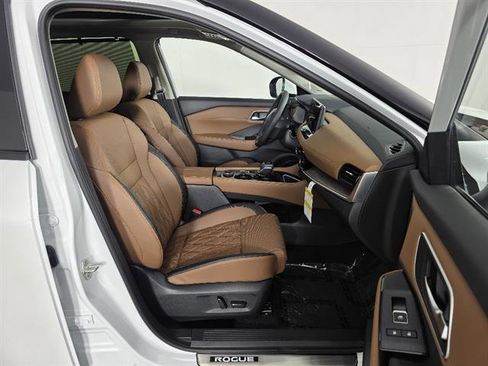 New 2026 Nissan Rogue Platinum image 13