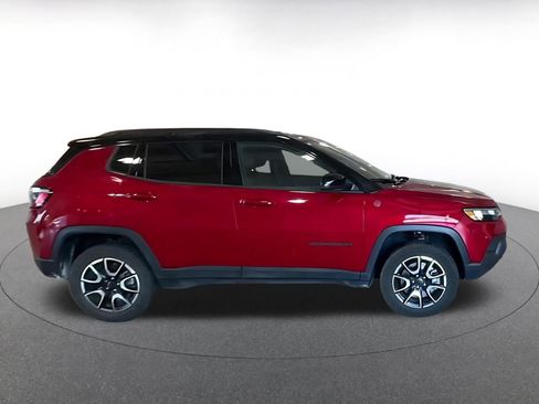Used 2025 Jeep Compass Trailhawk AWD/4WD image 14