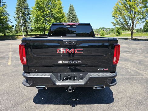 Used 2024 GMC Sierra 1500 AT4 w/ Technology Package AWD/4WD image 5