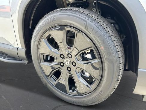 New 2026 Honda Pilot Black Edition image 9