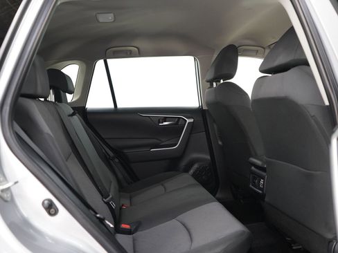 Used 2025 Toyota RAV4 XLE AWD/4WD image 12