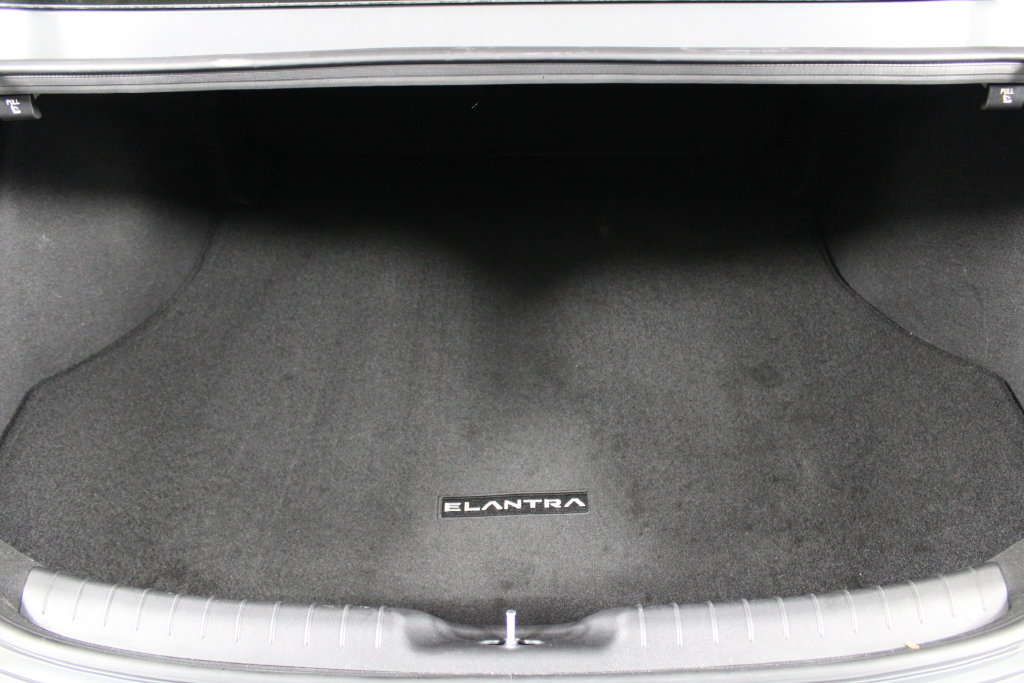 Certified 2026 Hyundai Elantra Sport FWD image 17