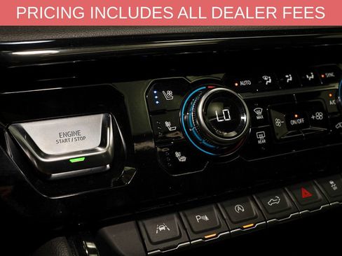 Used 2023 GMC Sierra 1500 AT4 w/ Technology Package AWD/4WD image 17