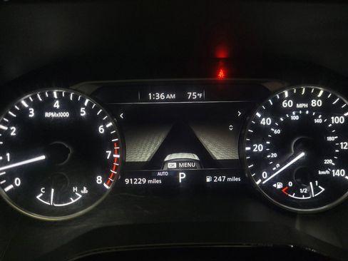 Used 2023 Nissan Pathfinder SV AWD/4WD image 23