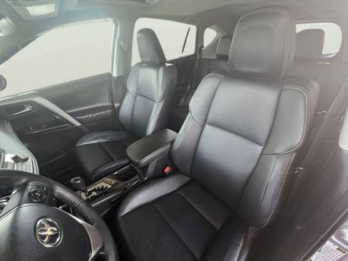Used 2017 Toyota RAV4 Limited FWD image 3