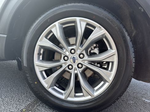 Certified 2023 Ford Explorer Limited RWD image 23