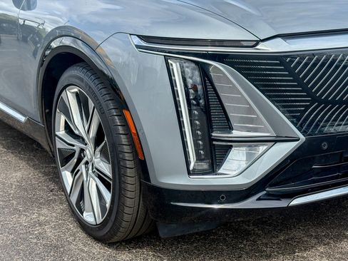 Used 2024 Cadillac Lyriq Luxury w/ LPO, Floor Liner Package image 3