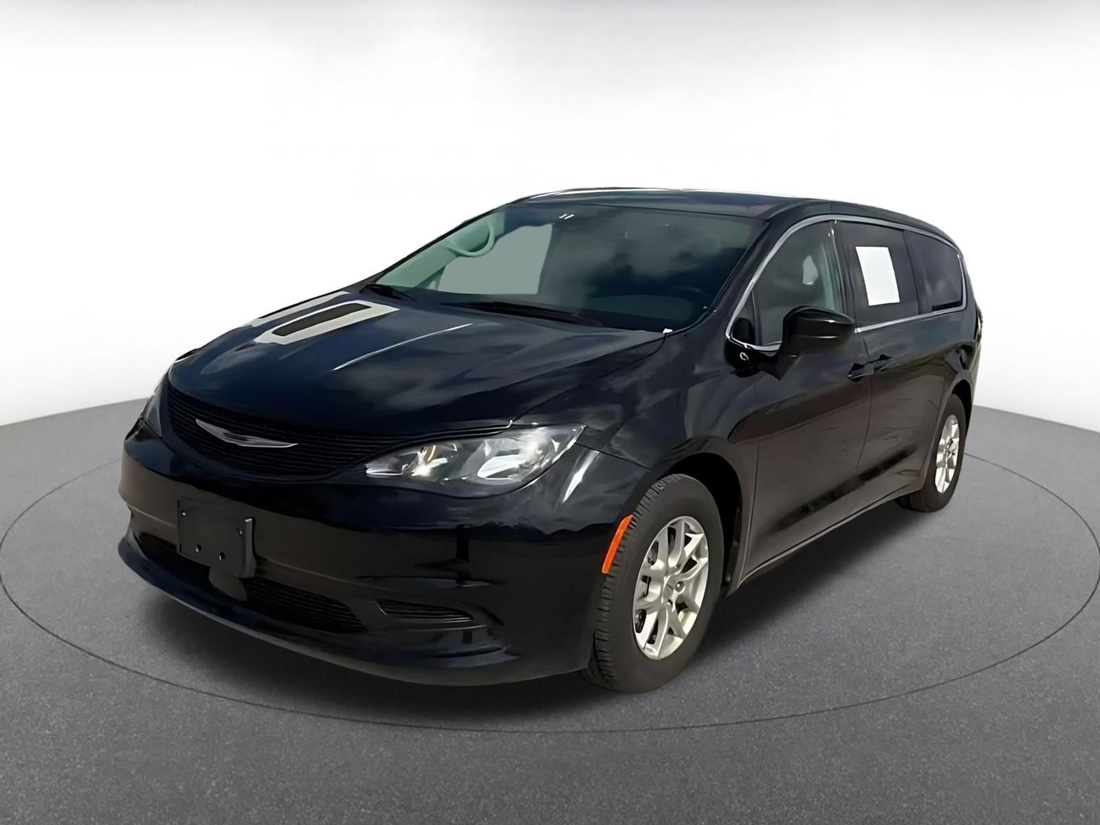 Used 2024 Chrysler Voyager LX FWD image 6