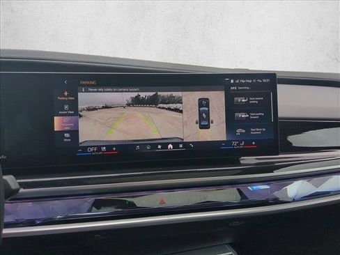 Used 2025 BMW 740i xDrive w/ Premium Package AWD/4WD image 14