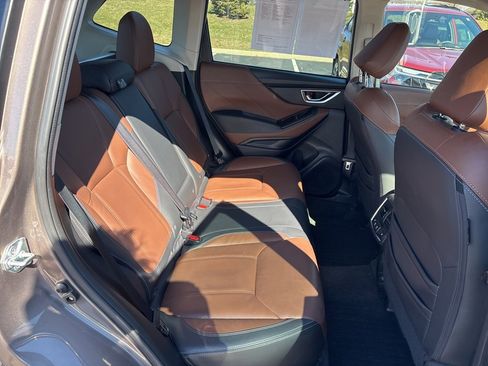 Used 2023 Subaru Forester Touring image 11