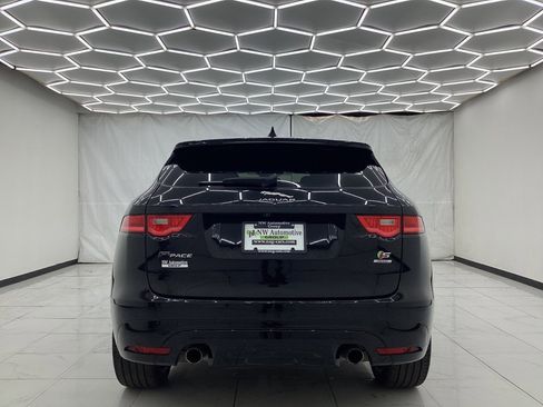 Used 2018 Jaguar F-PACE S image 9
