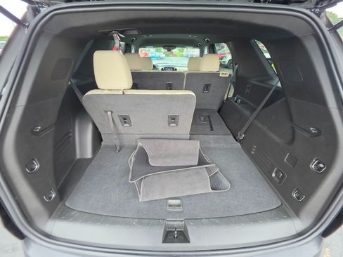 Used 2022 Chevrolet Traverse LS AWD/4WD image 19