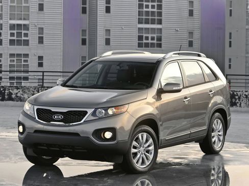 Used 2013 Kia Sorento LX w/ Third Row Pkg FWD image 1