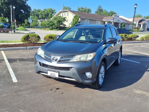 Used 2014 Toyota RAV4 Limited FWD image 28