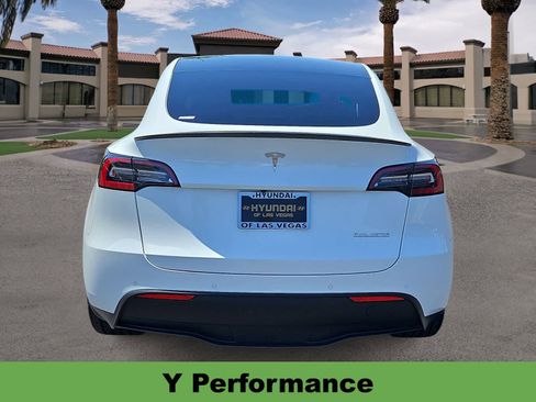 Used 2022 Tesla Model Y Performance AWD/4WD image 7