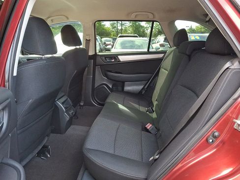 Used 2019 Subaru Outback 2.5i Premium w/ Popular Package #2 AWD/4WD image 10