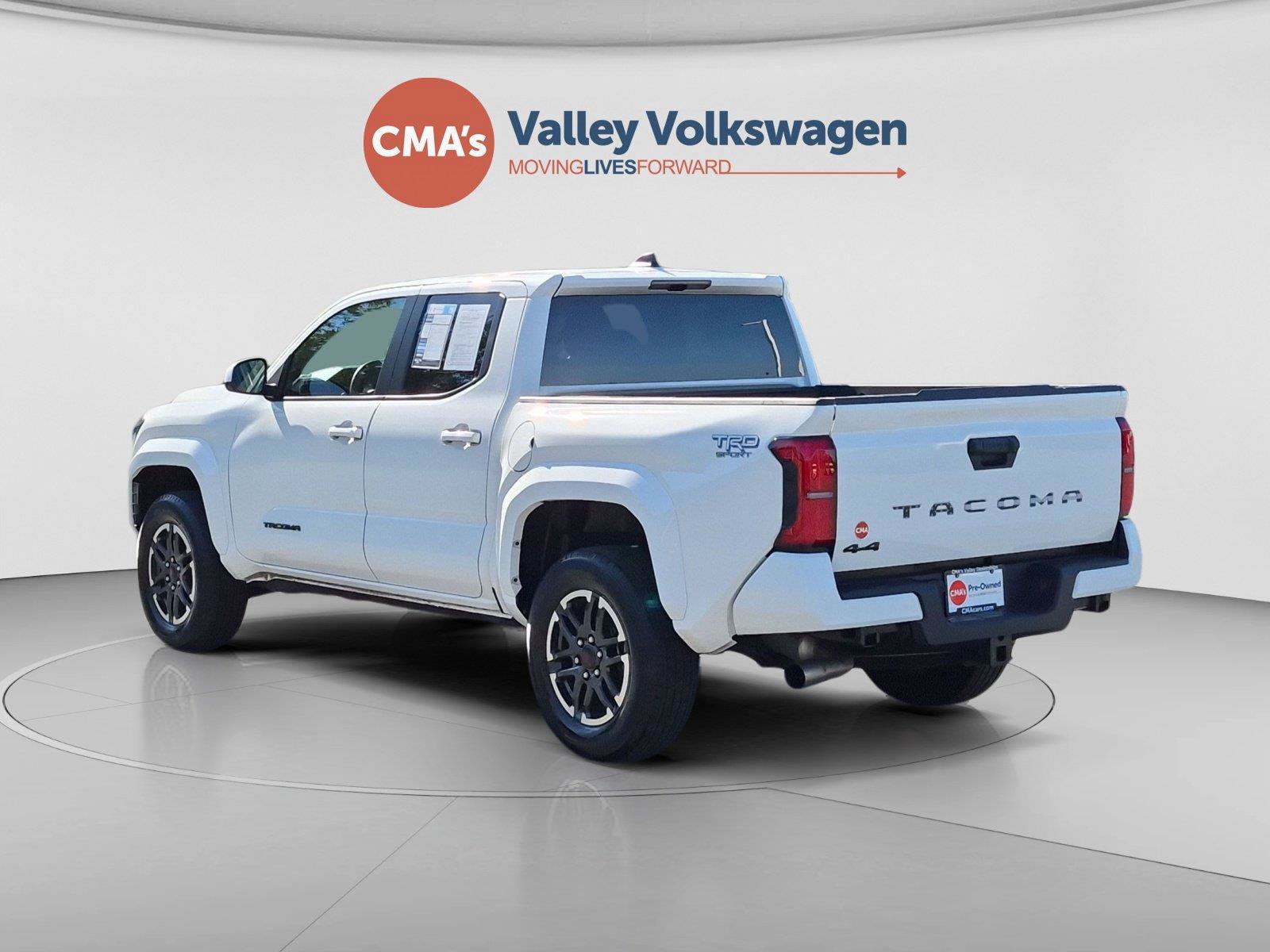 Used 2025 Toyota Tacoma TRD Sport AWD/4WD image 3