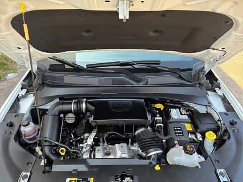 Used 2025 Jeep Compass Limited image 33