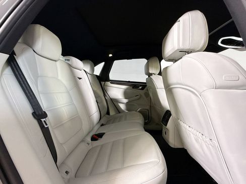 Certified 2024 Porsche Macan GTS AWD/4WD image 19