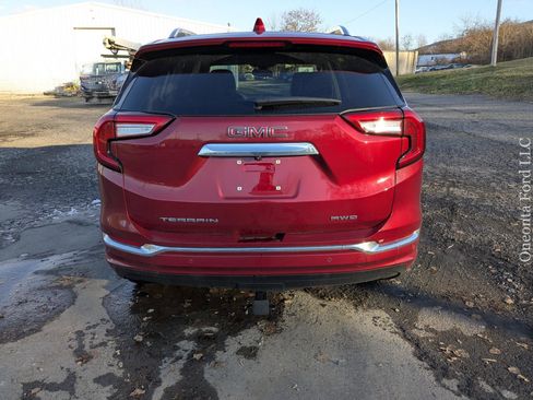 Used 2024 GMC Terrain Denali image 4