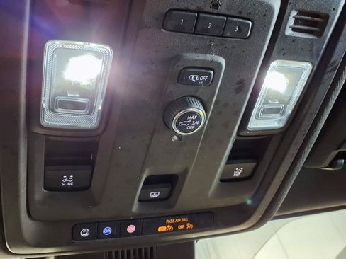 Used 2023 Chevrolet Tahoe LT AWD/4WD image 12
