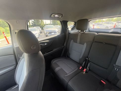 Used 2025 Chevrolet Blazer LT image 41