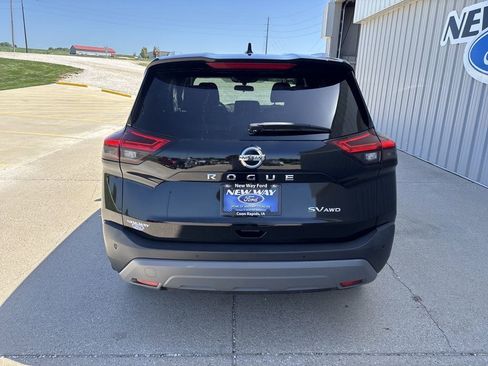 Used 2021 Nissan Rogue SV image 6