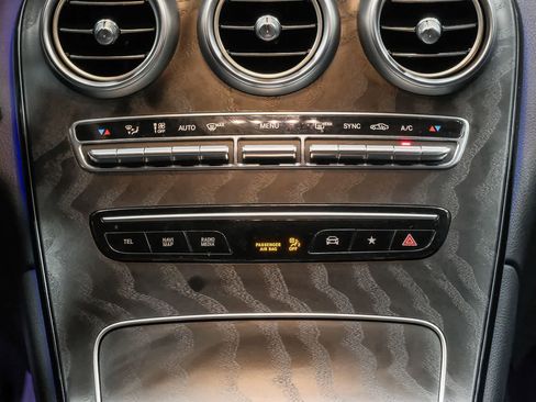 Used 2022 Mercedes-Benz GLC 300 image 17