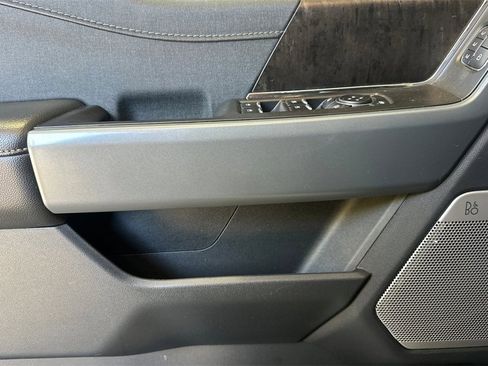 Used 2023 Ford F150 Lariat w/ Trailer Tow Package image 12