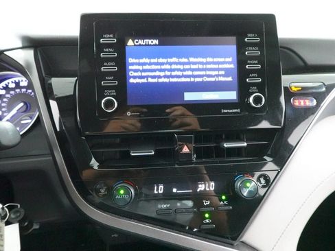 Used 2022 Toyota Camry LE FWD image 15
