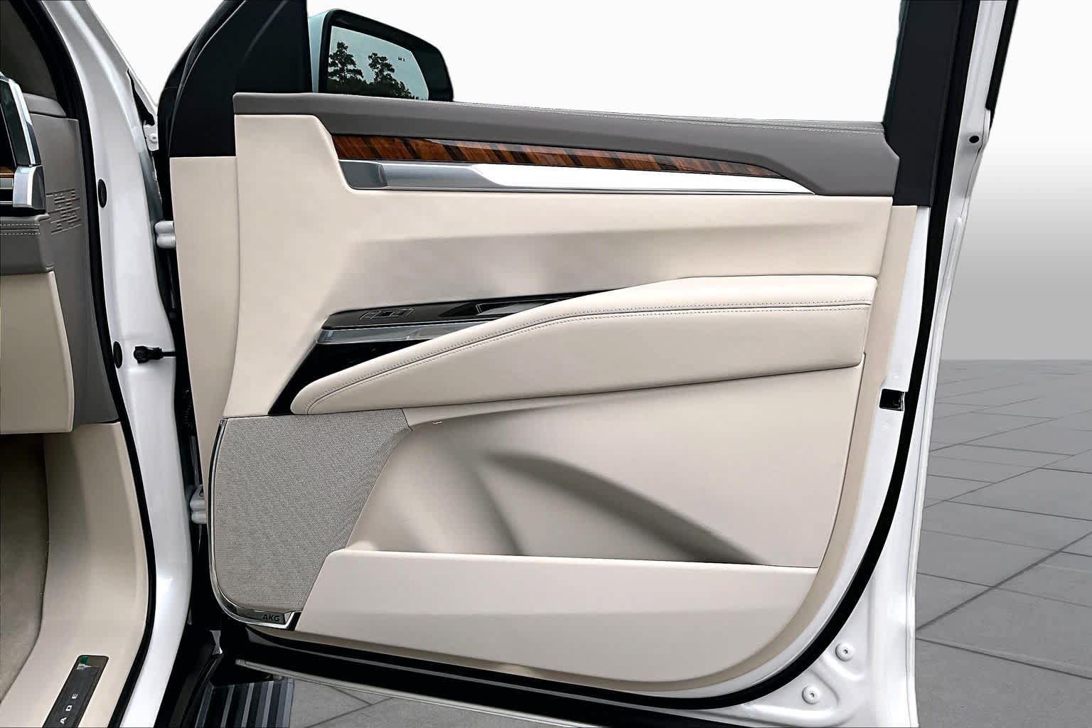 Used 2025 Cadillac Escalade Sport Platinum AWD/4WD image 25