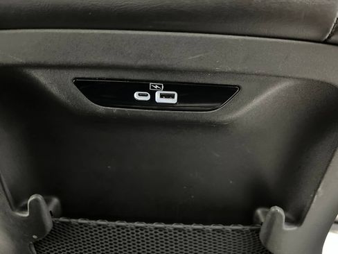 Used 2024 Chrysler Pacifica Limited FWD image 34