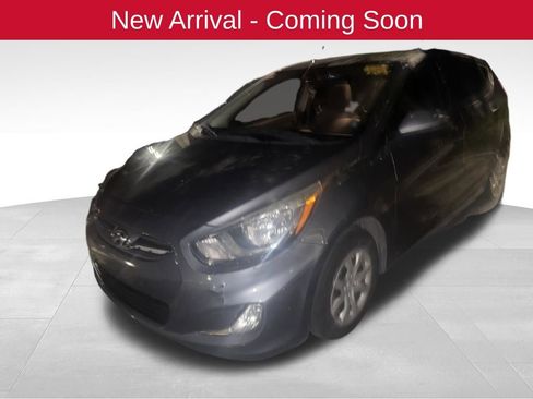 Used 2014 Hyundai Accent GS image 2