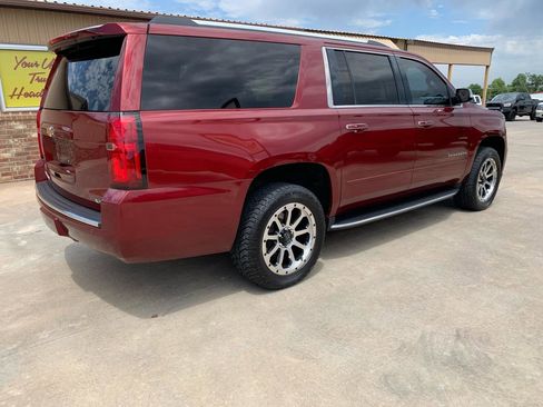 Used 2018 Chevrolet Suburban Premier AWD/4WD image 2