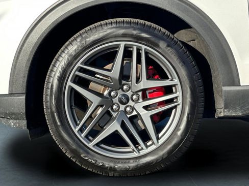 Certified 2025 Ford Explorer ST-Line w/ ST-Line Street Pack image 32