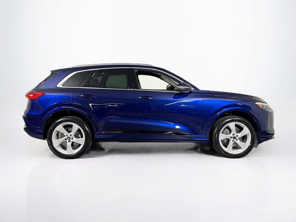 Used 2025 Audi Q5 Premium Plus AWD/4WD image 6
