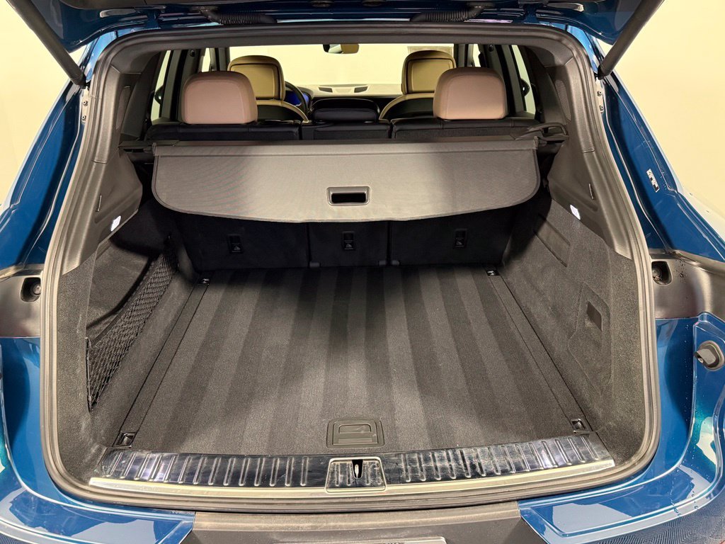 Certified 2024 Porsche Cayenne AWD/4WD image 42