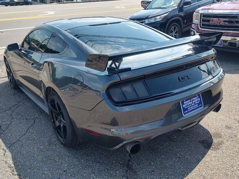 Used 2017 Ford Mustang GT w/ GT Performance Package RWD image 5