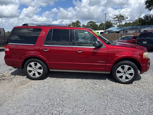 Used 2015 Ford Expedition Platinum RWD image 2