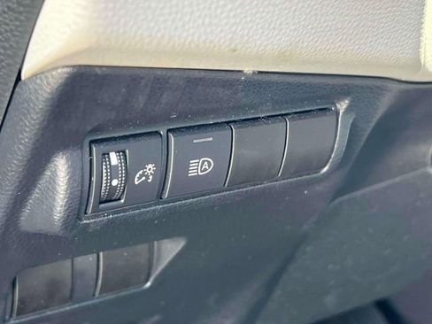 Certified 2024 Toyota Corolla Cross LE w/ Moonroof Package image 21