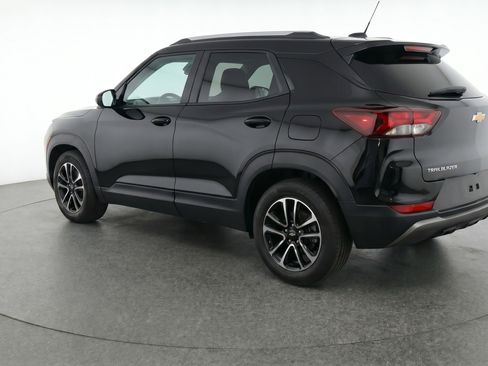Used 2025 Chevrolet TrailBlazer LT FWD image 6