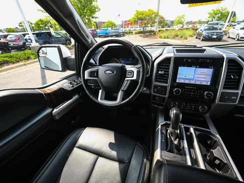 Used 2019 Ford F150 Lariat w/ Trailer Tow Package AWD/4WD image 33