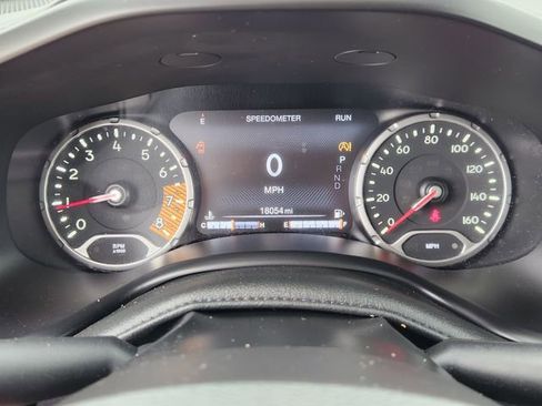 Used 2023 Jeep Renegade Latitude AWD/4WD image 15