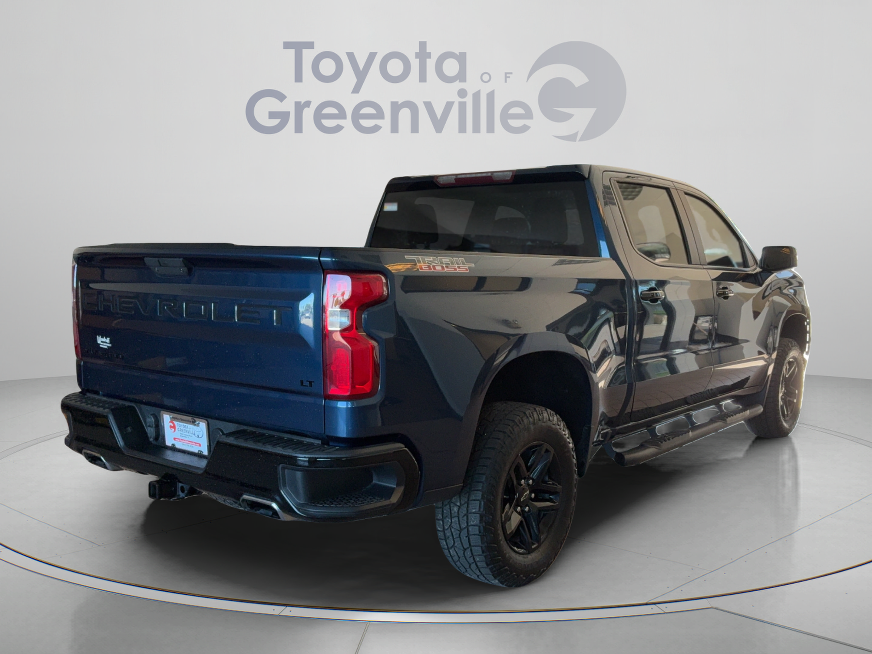 Used 2021 Chevrolet Silverado 1500 LT Trail Boss w/ Bed Protection Package AWD/4WD image 6