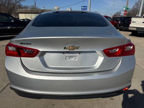 Used 2017 Chevrolet Malibu LT image 6