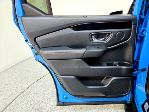 Used 2023 Honda Pilot TrailSport image 21