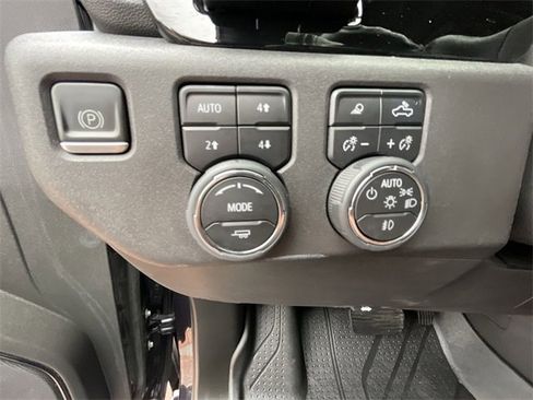 Used 2023 Chevrolet Silverado 1500 ZR2 w/ Technology Package image 14
