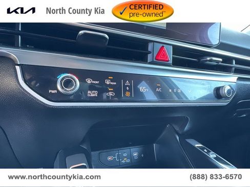 Certified 2025 Kia Sorento S image 28