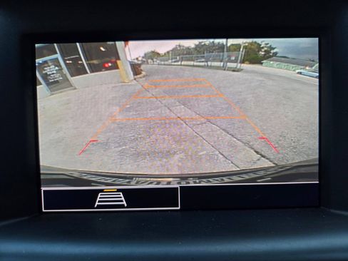 Used 2024 GMC Terrain SLE FWD image 26