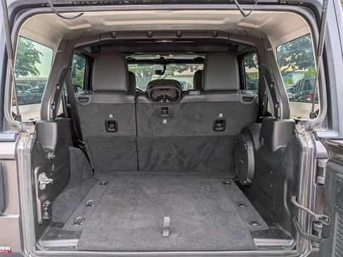 Used 2023 Jeep Wrangler Unlimited Sahara AWD/4WD image 15